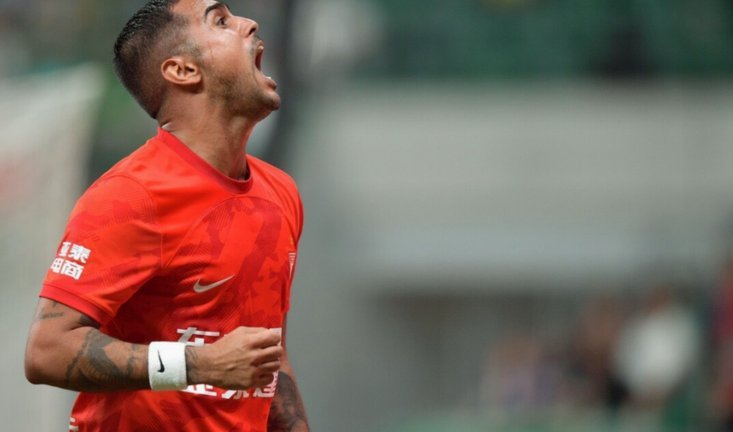 太阳报：埃斯特旺遭四级腿筋拉伤，但没放弃参加世界杯希望