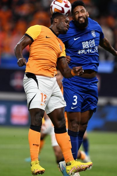 罗森文世界波+叶博亚传射 海牛3-1十人海港
