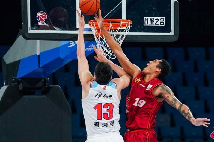U16国足逆转取胜，两连胜将战韩国