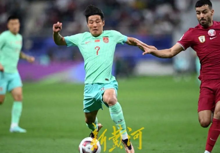 国足迎战新加坡：李昊首秀韦世豪领衔武磊替补