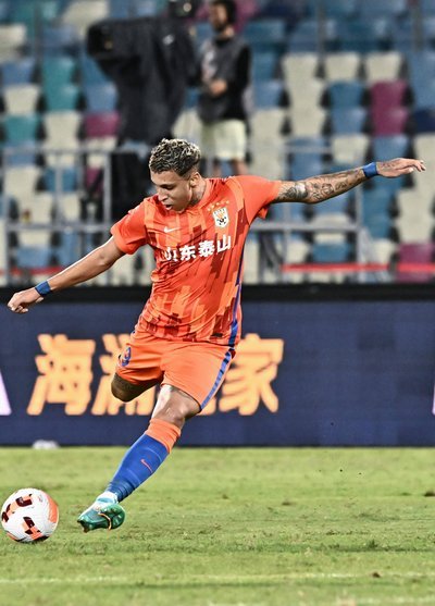 巴洛贡染红仍出战世界杯 规则边界重塑